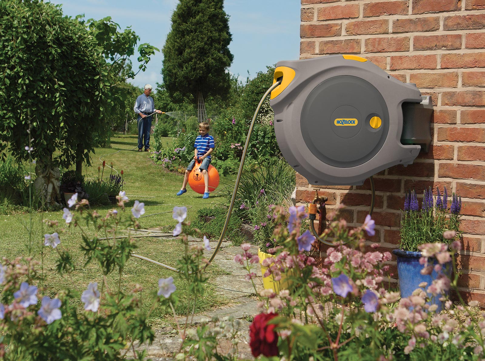 Hozelock Auto Reel 40m Wall Mounted Hose Reel – Automatic Rewind & Premium Anti-Kink Hose