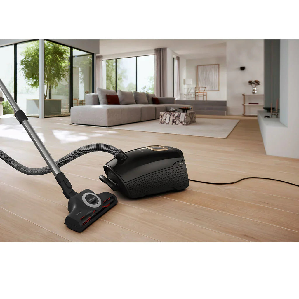 Miele Guard L1 Cat and Dog Flex 890W Cylinder Vacuum Obsidian Black